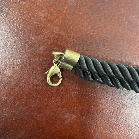 Vintage inspired C Wonder Necklace - Picture 4 of 5